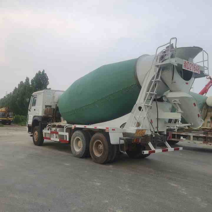 HOWO 15 Cubic Metre Used Concrete Mixer Truck for Sale - Автобетоносмеситель: фото 5 HOWO 15 Cubic Metre Used Concrete Mixer Truck for Sale - Автобетоносмеситель: фото 5