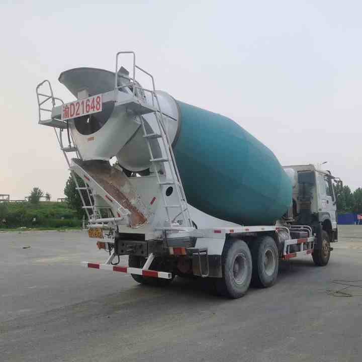 HOWO 15 Cubic Metre Used Concrete Mixer Truck for Sale - Автобетоносмеситель: фото 4 HOWO 15 Cubic Metre Used Concrete Mixer Truck for Sale - Автобетоносмеситель: фото 4