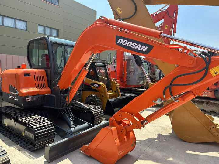 USED Doosan Dx55 Mini Excavator with Good Condition for Sale - Мини-экскаватор: фото 5 USED Doosan Dx55 Mini Excavator with Good Condition for Sale - Мини-экскаватор: фото 5