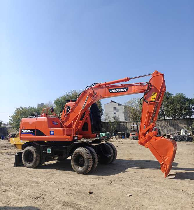 Used Doosan DH150W-7 Model Wheel Excavator Second Hand Machine Popular Brand Korean Doosan Hydraulic Machinery - Колёсный экскаватор: фото 5 Used Doosan DH150W-7 Model Wheel Excavator Second Hand Machine Popular Brand Korean Doosan Hydraulic Machinery - Колёсный экскаватор: фото 5