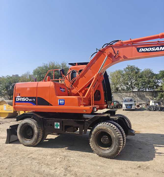 Used Doosan DH150W-7 Model Wheel Excavator Second Hand Machine Popular Brand Korean Doosan Hydraulic Machinery - Колёсный экскаватор: фото 2 Used Doosan DH150W-7 Model Wheel Excavator Second Hand Machine Popular Brand Korean Doosan Hydraulic Machinery - Колёсный экскаватор: фото 2