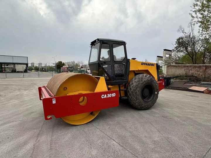 Used Dynapac CA301 Vibratory Roller with Less Working Time and Superior Performance Used Dynapac 251d/301D Roller for Sale - Компактор: фото 3 Used Dynapac CA301 Vibratory Roller with Less Working Time and Superior Performance Used Dynapac 251d/301D Roller for Sale - Компактор: фото 3