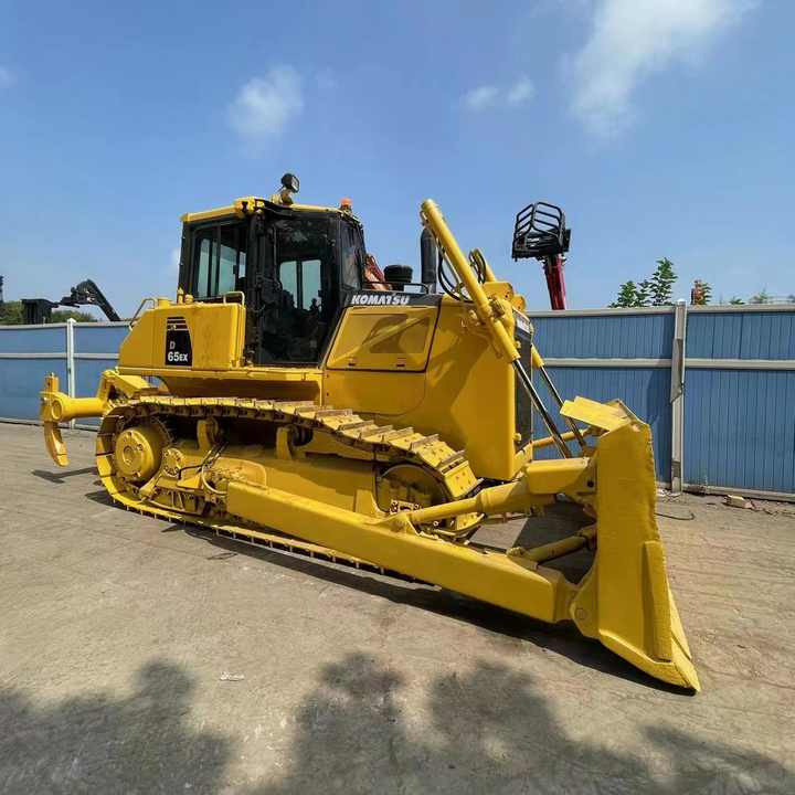 Used Komatsu Bulldozer D65 Strong Power Komatsu D65 Track Dozer for Sale - Бульдозер: фото 4 Used Komatsu Bulldozer D65 Strong Power Komatsu D65 Track Dozer for Sale - Бульдозер: фото 4