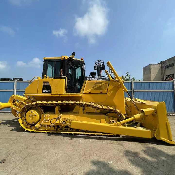 Used Komatsu Bulldozer D65 Strong Power Komatsu D65 Track Dozer for Sale - Бульдозер: фото 3 Used Komatsu Bulldozer D65 Strong Power Komatsu D65 Track Dozer for Sale - Бульдозер: фото 3