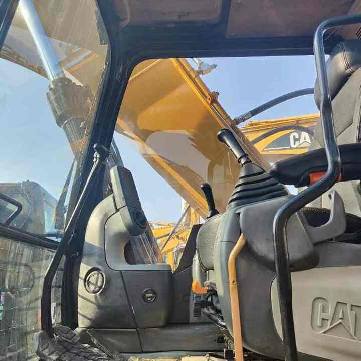 Used Second Hand CAT 325D 325DL Crawler Hydraulic Excavator Digger Japan Original 25 Tons Low Price - Гусеничный экскаватор: фото 4 Used Second Hand CAT 325D 325DL Crawler Hydraulic Excavator Digger Japan Original 25 Tons Low Price - Гусеничный экскаватор: фото 4