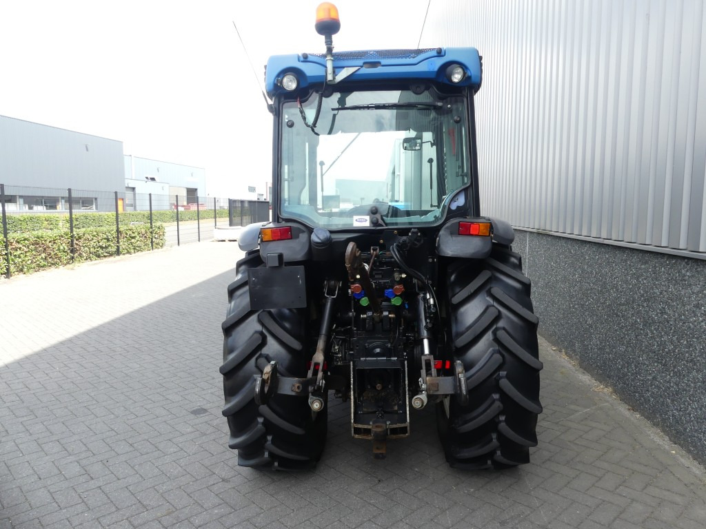 New Holland T4.100F - Минитрактор: фото 4 New Holland T4.100F - Минитрактор: фото 4