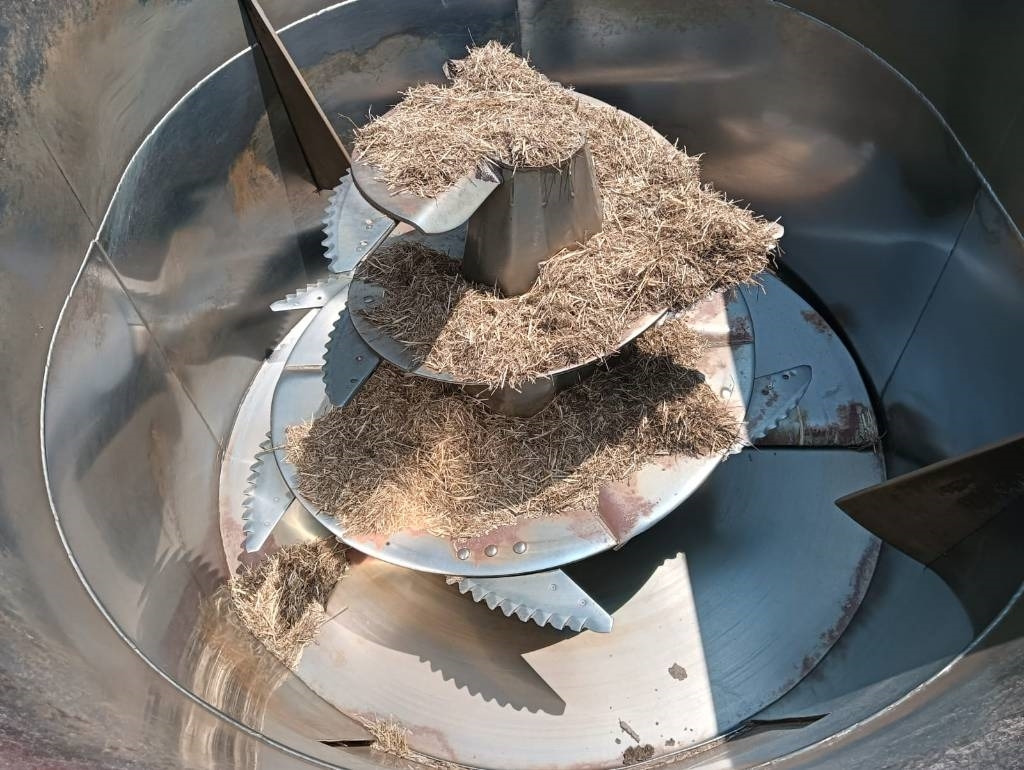 AGM W14 MC - Кормораздатчик: фото 3 AGM W14 MC - Кормораздатчик: фото 3