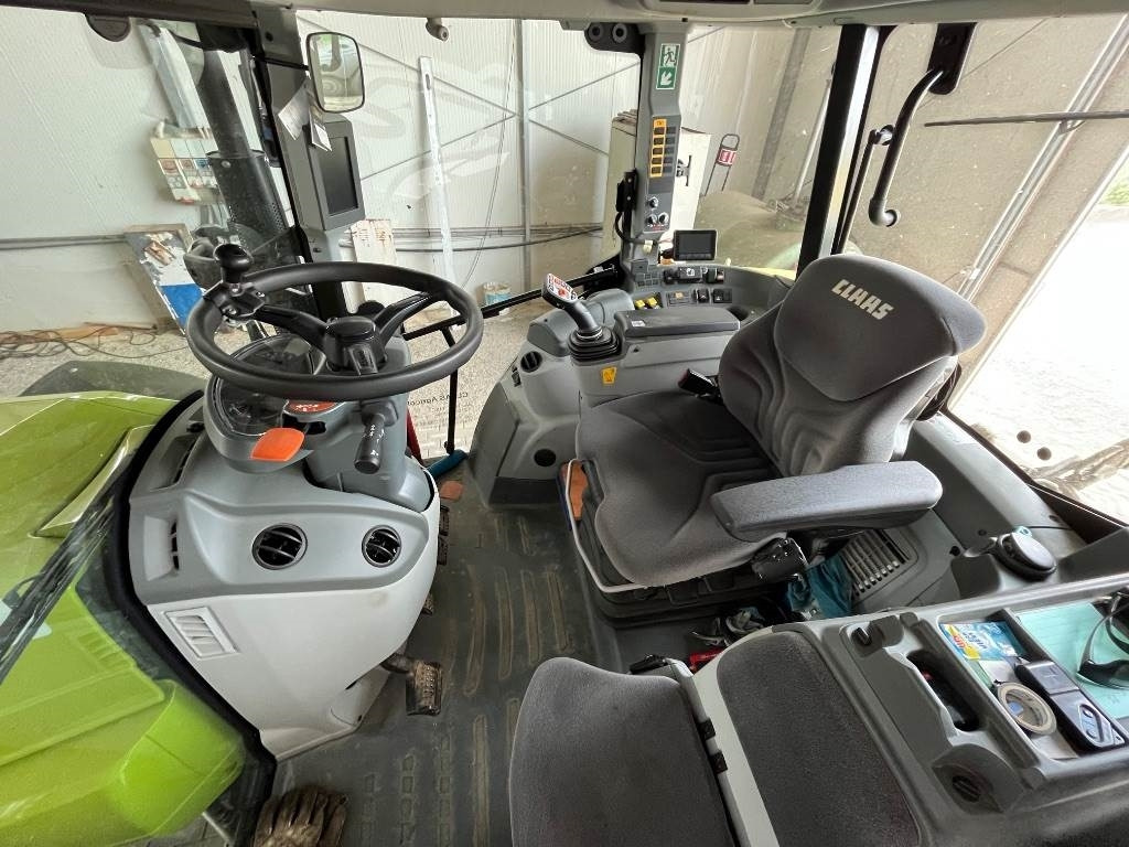 Claas Arion 440 - Трактор: фото 2 Claas Arion 440 - Трактор: фото 2