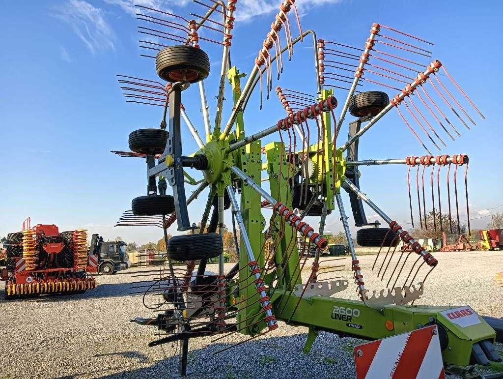 Claas LINER 2600 TREND - Сеноворошилка: фото 2 Claas LINER 2600 TREND - Сеноворошилка: фото 2