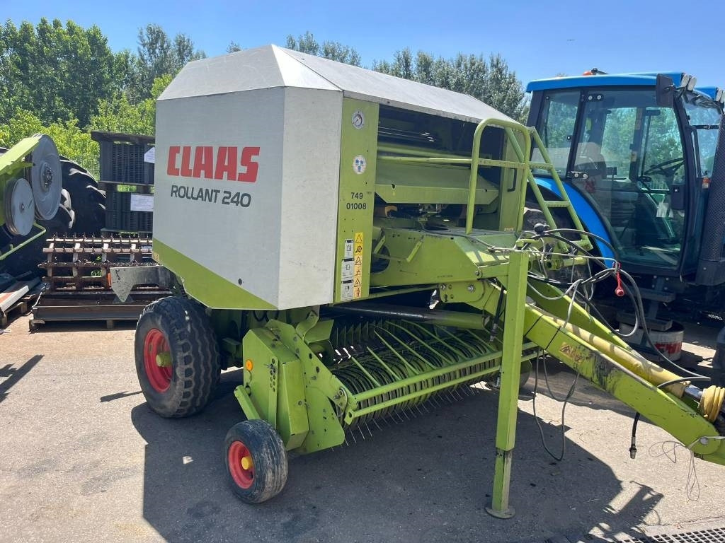 Claas Rollant 240 - Пресс-подборщик рулонный: фото 1 Claas Rollant 240 - Пресс-подборщик рулонный: фото 1