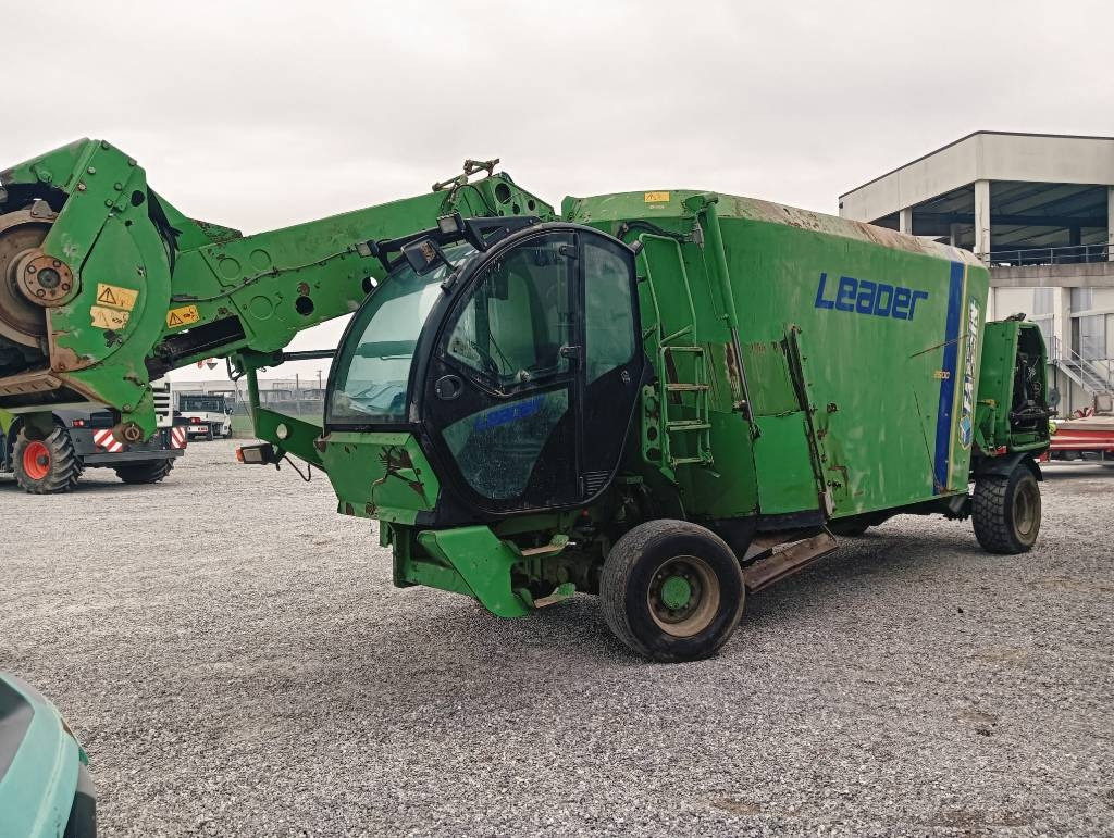 Faresin LEADER 2600 - Кормораздатчик: фото 1 Faresin LEADER 2600 - Кормораздатчик: фото 1