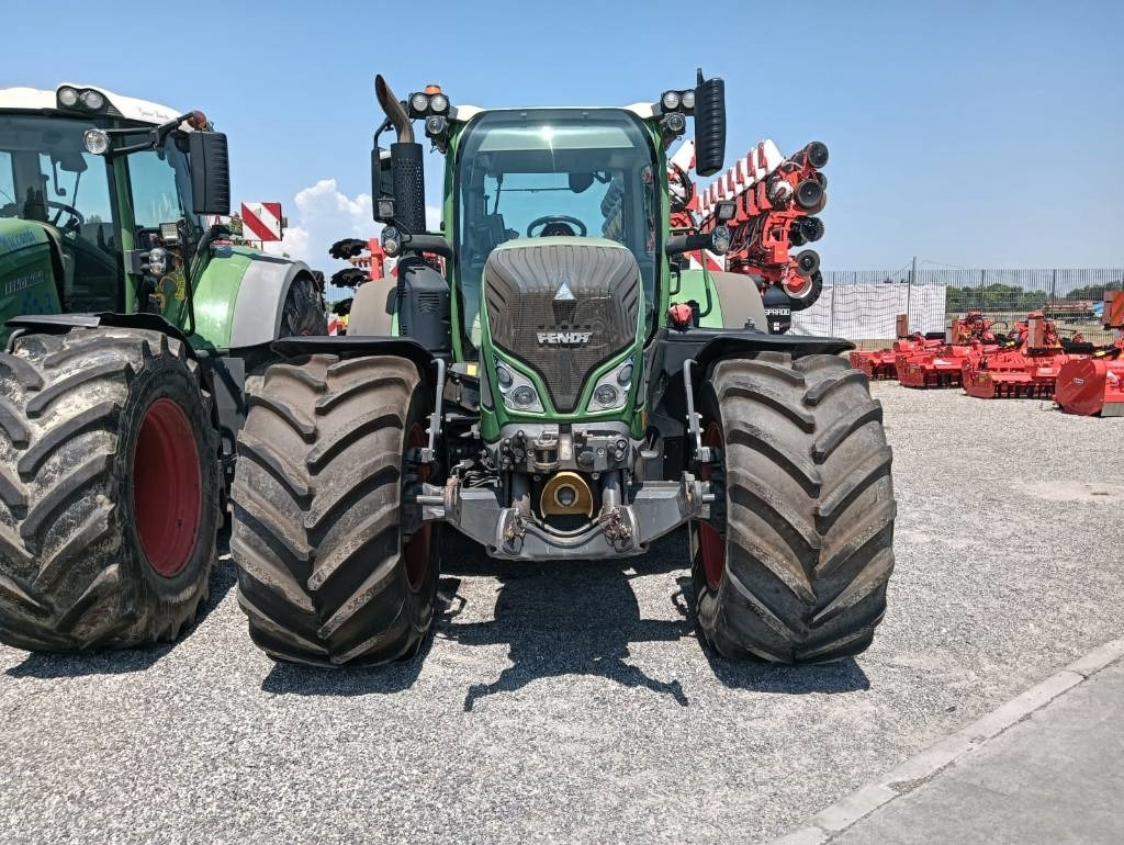 Fendt 718 Vario - Трактор: фото 2 Fendt 718 Vario - Трактор: фото 2
