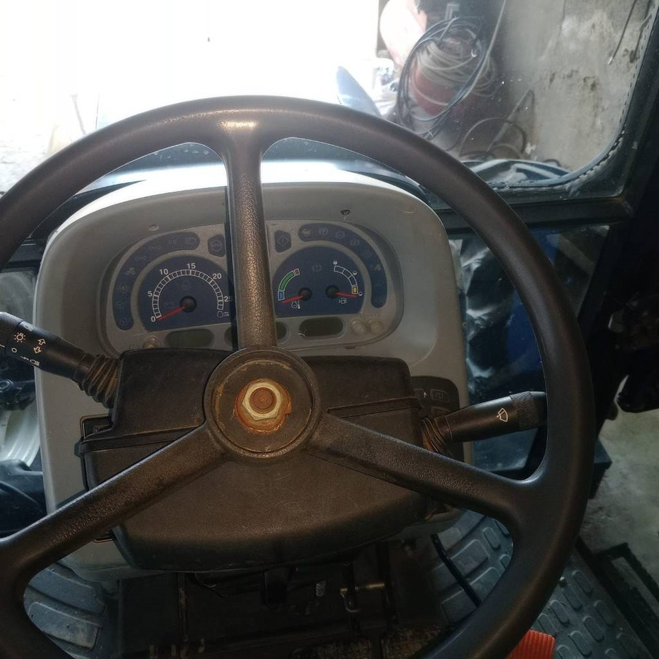 Трактор New Holland T 5050: фото 8