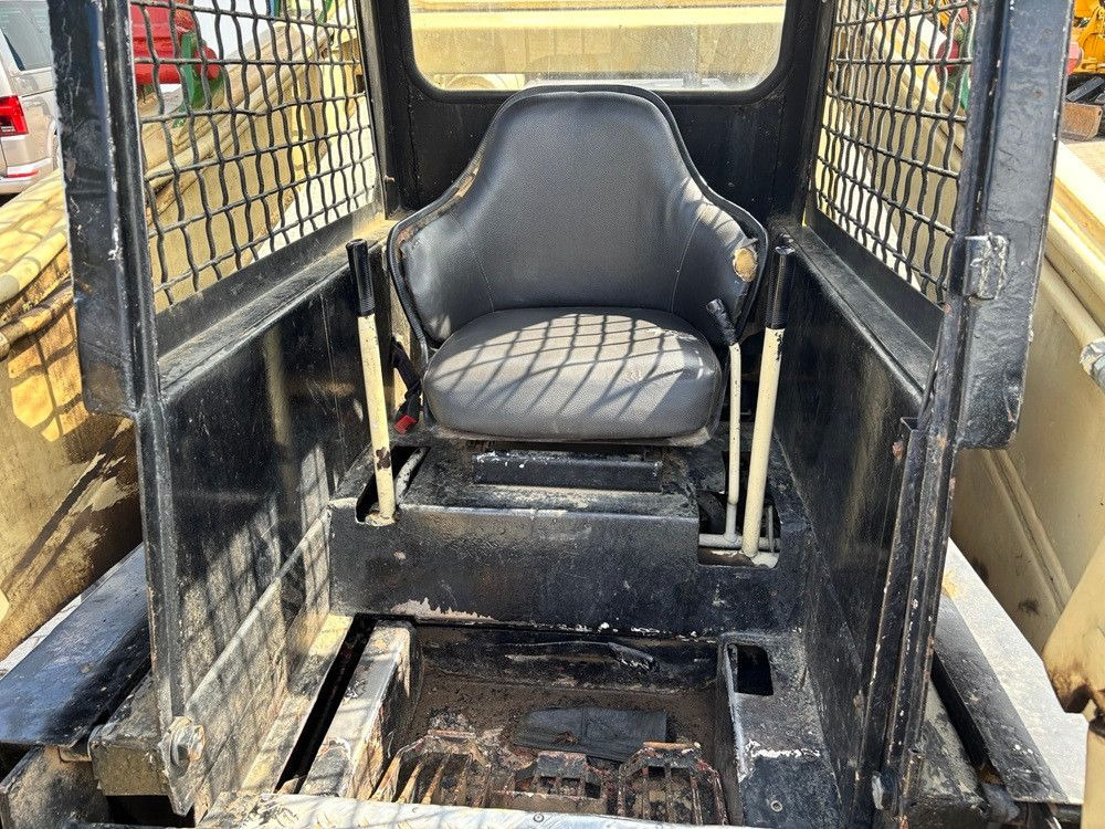 Bobcat 970 - Мини-погрузчик с бортовым поворотом: фото 3 Bobcat 970 - Мини-погрузчик с бортовым поворотом: фото 3