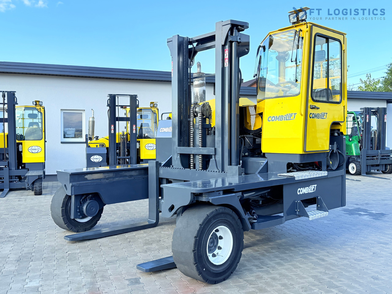 COMBILIFT C14000 / DUPLEX 3600MM / FREE-LIFT / POSITIONER - Четырехсторонний погрузчик: фото 2 COMBILIFT C14000 / DUPLEX 3600MM / FREE-LIFT / POSITIONER - Четырехсторонний погрузчик: фото 2