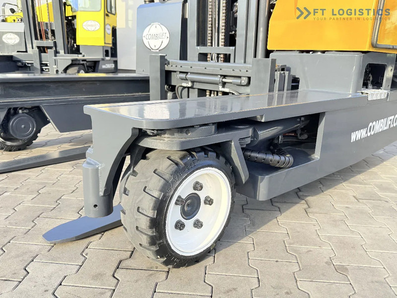 Combilift C3000 / GAS / DUPLEX 4500MM / ONLY 3096 HOURS / FORK SIDE SHIFT / FULL CABIN / EXCELLENT CONDITION / Wide range of four-way and - Четырехсторонний погрузчик: фото 4 Combilift C3000 / GAS / DUPLEX 4500MM / ONLY 3096 HOURS / FORK SIDE SHIFT / FULL CABIN / EXCELLENT CONDITION / Wide range of four-way and - Четырехсторонний погрузчик: фото 4