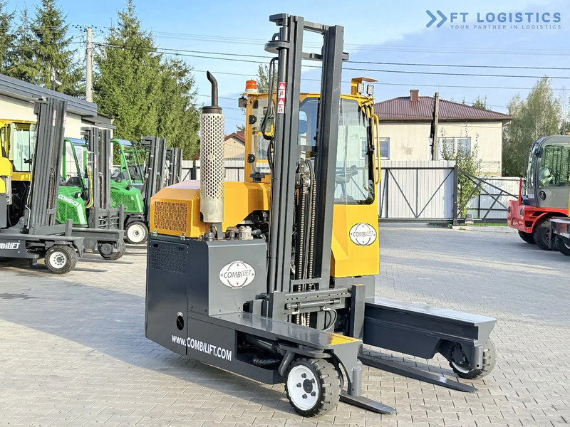 Combilift C3000 / GAS / DUPLEX 4500MM / ONLY 3096 HOURS / FORK SIDE SHIFT / FULL CABIN / EXCELLENT CONDITION / Wide range of four-way and - Четырехсторонний погрузчик: фото 5 Combilift C3000 / GAS / DUPLEX 4500MM / ONLY 3096 HOURS / FORK SIDE SHIFT / FULL CABIN / EXCELLENT CONDITION / Wide range of four-way and - Четырехсторонний погрузчик: фото 5