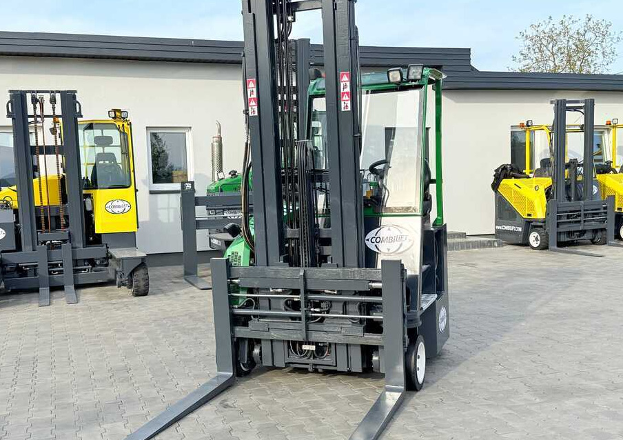 Combilift C3000CB / LPG / TRIPLEX – 6500MM / FREE LIFT / FORK POSITIONER / SIDE SHIFT / EXCELLENT CONDITION - Четырехсторонний погрузчик: фото 3 Combilift C3000CB / LPG / TRIPLEX – 6500MM / FREE LIFT / FORK POSITIONER / SIDE SHIFT / EXCELLENT CONDITION - Четырехсторонний погрузчик: фото 3