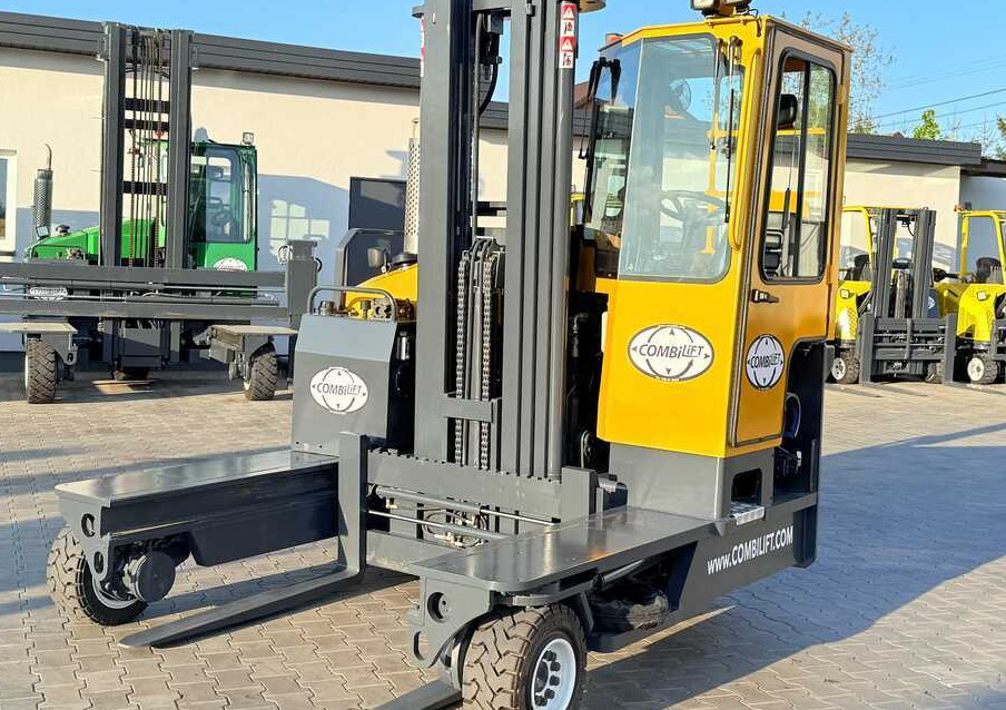 Combilift C4000 / GAS / TRIPLEX – 5600MM / FREE LIFT / FORK SIDESHIFT / LIKE NEW - Четырехсторонний погрузчик: фото 3 Combilift C4000 / GAS / TRIPLEX – 5600MM / FREE LIFT / FORK SIDESHIFT / LIKE NEW - Четырехсторонний погрузчик: фото 3