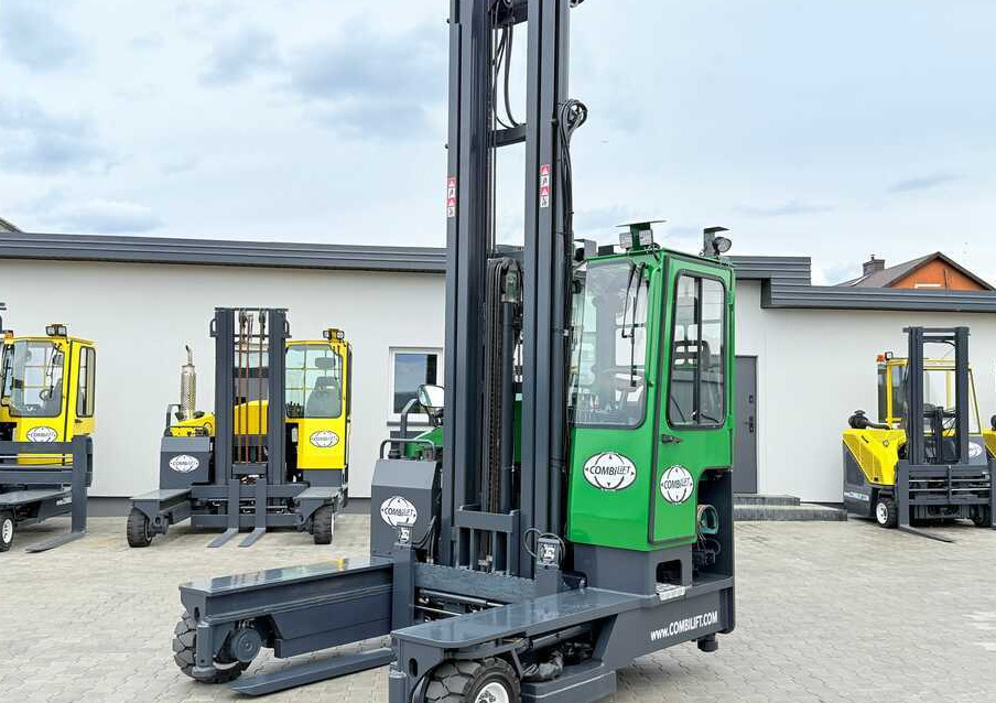 Combilift C4000 / GAS / TRIPLEX - 9300MM / FREE-LIFT / POSITIONER / LIKE NEW - Четырехсторонний погрузчик: фото 1 Combilift C4000 / GAS / TRIPLEX - 9300MM / FREE-LIFT / POSITIONER / LIKE NEW - Четырехсторонний погрузчик: фото 1