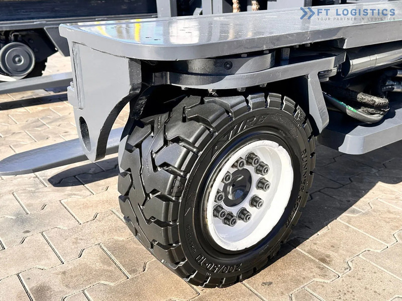 Combilift C4000 / LPG / DUPLEX / 4500MM / FREE LIFT / LIKE NEW C4000 / LPG / DUPLEX / 4500MM / FREE LIFT / LIKE NEW - Четырехсторонний погрузчик: фото 4 Combilift C4000 / LPG / DUPLEX / 4500MM / FREE LIFT / LIKE NEW C4000 / LPG / DUPLEX / 4500MM / FREE LIFT / LIKE NEW - Четырехсторонний погрузчик: фото 4