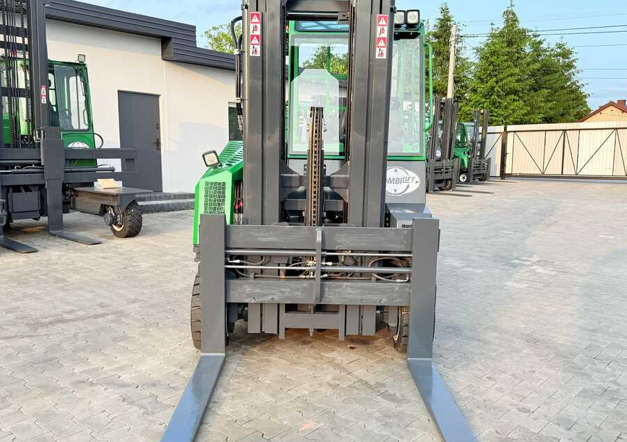 Combilift C4000CB / TRIPLEX - 5200MM / LPG / FREE LIFT / FORK POSITIONER / FORK SIDESHIFT / HEIGHT 2450MM / LIKE NEW - Четырехсторонний погрузчик: фото 3 Combilift C4000CB / TRIPLEX - 5200MM / LPG / FREE LIFT / FORK POSITIONER / FORK SIDESHIFT / HEIGHT 2450MM / LIKE NEW - Четырехсторонний погрузчик: фото 3