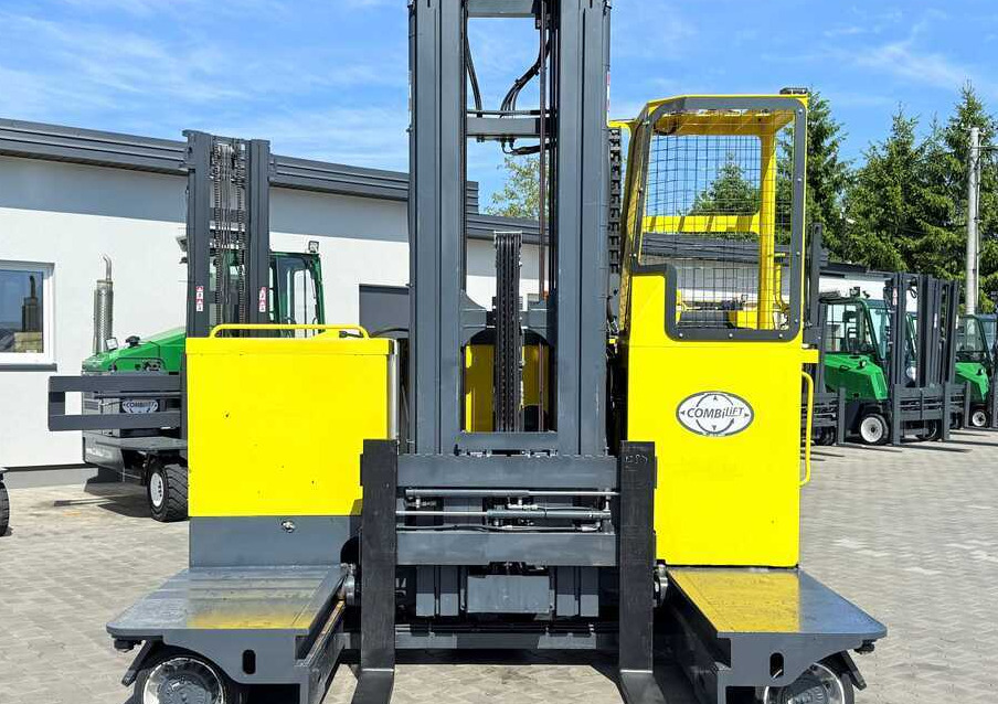 Combilift C4000STE / TRIPLEX / 6850MM / FREE LIFT / ONLY 1,348 HOURS / FORK SIDESHIFT / EXCELLENT CONDITION - Четырехсторонний погрузчик: фото 2 Combilift C4000STE / TRIPLEX / 6850MM / FREE LIFT / ONLY 1,348 HOURS / FORK SIDESHIFT / EXCELLENT CONDITION - Четырехсторонний погрузчик: фото 2