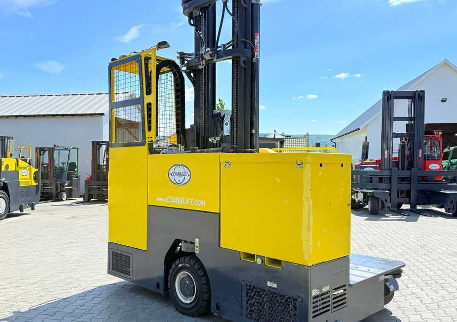 Combilift C4000STE / TRIPLEX / 6850MM / FREE LIFT / ONLY 1,348 HOURS / FORK SIDESHIFT / EXCELLENT CONDITION - Четырехсторонний погрузчик: фото 5 Combilift C4000STE / TRIPLEX / 6850MM / FREE LIFT / ONLY 1,348 HOURS / FORK SIDESHIFT / EXCELLENT CONDITION - Четырехсторонний погрузчик: фото 5