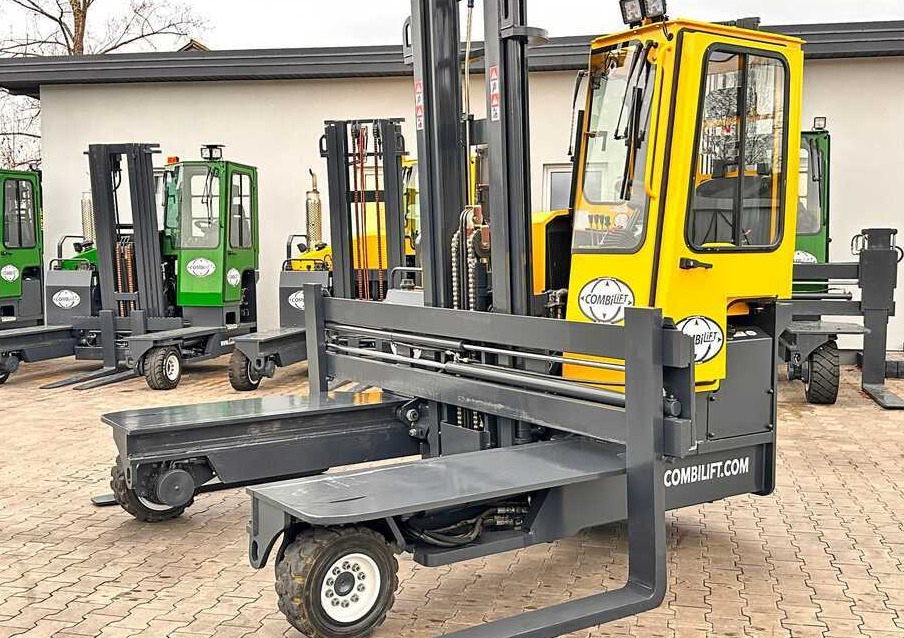 Combilift C4500 / DUPLEX / 4050MM / DIESEL / WIDE POSITIONER / FREE LIFT / SIDESHIFT / LIKE NEW - Четырехсторонний погрузчик: фото 1 Combilift C4500 / DUPLEX / 4050MM / DIESEL / WIDE POSITIONER / FREE LIFT / SIDESHIFT / LIKE NEW - Четырехсторонний погрузчик: фото 1