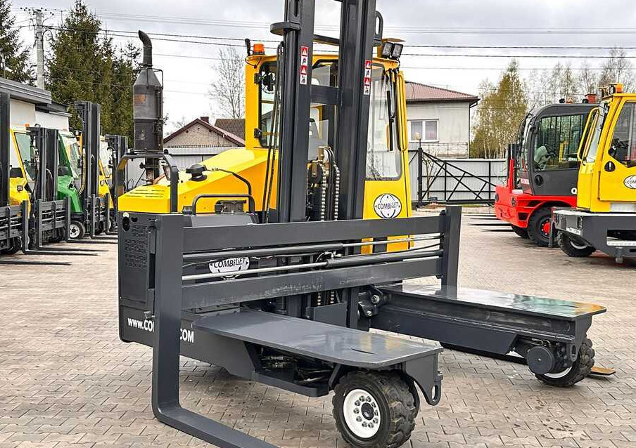 Combilift C4500 / DUPLEX / 4050MM / DIESEL / WIDE POSITIONER / FREE LIFT / SIDESHIFT / LIKE NEW - Четырехсторонний погрузчик: фото 5 Combilift C4500 / DUPLEX / 4050MM / DIESEL / WIDE POSITIONER / FREE LIFT / SIDESHIFT / LIKE NEW - Четырехсторонний погрузчик: фото 5