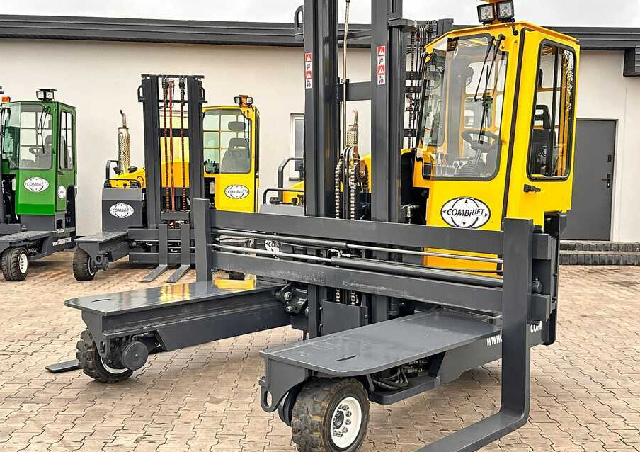Combilift C4500 / DUPLEX / 4050MM / DIESEL / WIDE POSITIONER / FREE LIFT / SIDESHIFT / LIKE NEW - Четырехсторонний погрузчик: фото 1 Combilift C4500 / DUPLEX / 4050MM / DIESEL / WIDE POSITIONER / FREE LIFT / SIDESHIFT / LIKE NEW - Четырехсторонний погрузчик: фото 1