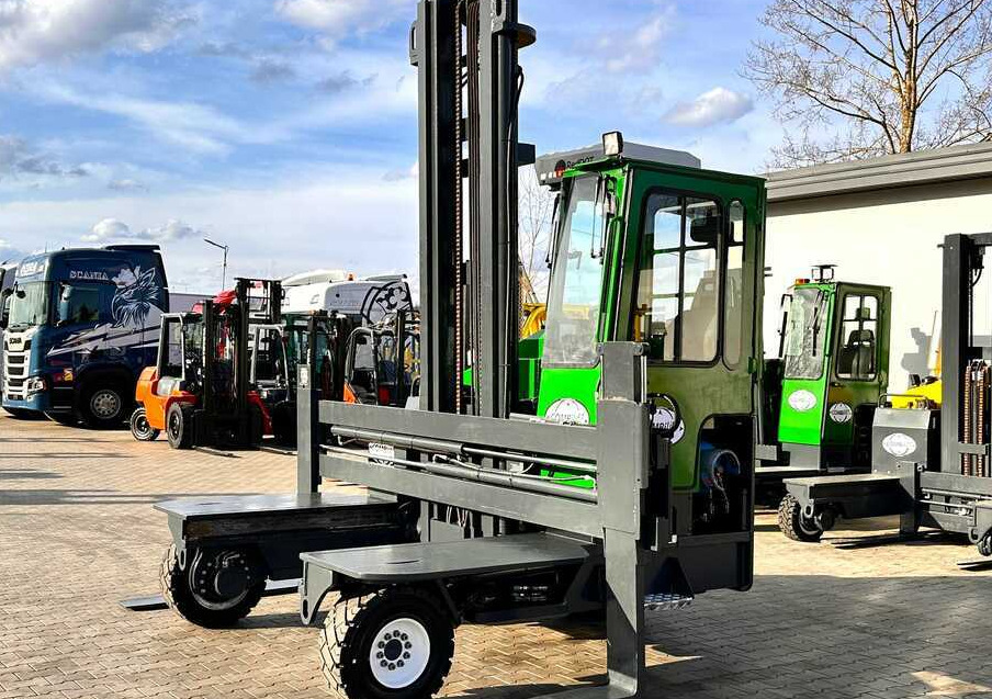 Combilift C5000XL / LPG / AIR CONDITIONING / WIDE POSITIONER / DUPLEX MAST / ADJUSTABLE FORKS / NEW TIRES / EXCELLENT CONDITION! - Четырехсторонний погрузчик: фото 2 Combilift C5000XL / LPG / AIR CONDITIONING / WIDE POSITIONER / DUPLEX MAST / ADJUSTABLE FORKS / NEW TIRES / EXCELLENT CONDITION! - Четырехсторонний погрузчик: фото 2