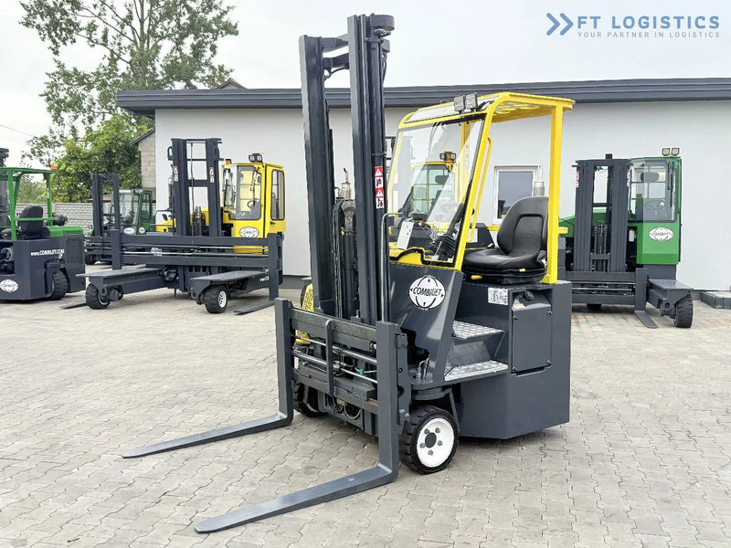 Combilift CB2500 / DUPLEX / 4100MM / DIESEL / FREE LIFT / FORK POSITIONER / SIDE SHIFT / LIKE NEW / Wide range of four-way and side loader - Четырехсторонний погрузчик: фото 1 Combilift CB2500 / DUPLEX / 4100MM / DIESEL / FREE LIFT / FORK POSITIONER / SIDE SHIFT / LIKE NEW / Wide range of four-way and side loader - Четырехсторонний погрузчик: фото 1