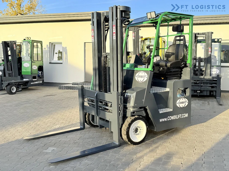 Четырехсторонний погрузчик Combilift CB4000 / GAS / TRIPLEX 5200MM / FREE LIFT / FORK POSITIONER / SIDE SHIFT / EXCELLENT CONDITION / Wide range of four-way and side: фото 1