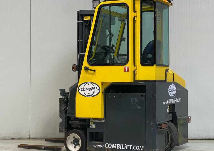 Combilift CBE2500 / TRIPLEX / 4900 / FREE LIFT - Четырехсторонний погрузчик: фото 2 Combilift CBE2500 / TRIPLEX / 4900 / FREE LIFT - Четырехсторонний погрузчик: фото 2