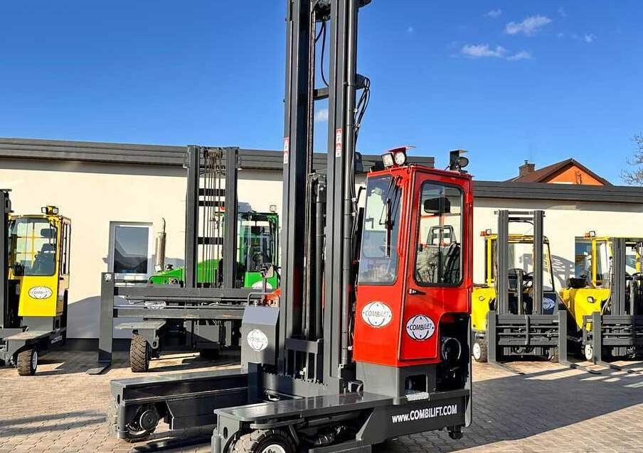 Combilift COMBILIFT C4000 – TRIPLEX 9300 mm – Year 2017 – GAS – FREE LIFT – FORK SIDE SHIFT – CONDITION 5/5 - Четырехсторонний погрузчик: фото 1 Combilift COMBILIFT C4000 – TRIPLEX 9300 mm – Year 2017 – GAS – FREE LIFT – FORK SIDE SHIFT – CONDITION 5/5 - Четырехсторонний погрузчик: фото 1