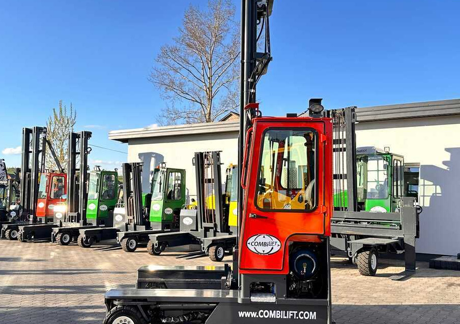 Combilift COMBILIFT C4000 – TRIPLEX 9300 mm – Year 2017 – GAS – FREE LIFT – FORK SIDE SHIFT – CONDITION 5/5 - Четырехсторонний погрузчик: фото 4 Combilift COMBILIFT C4000 – TRIPLEX 9300 mm – Year 2017 – GAS – FREE LIFT – FORK SIDE SHIFT – CONDITION 5/5 - Четырехсторонний погрузчик: фото 4