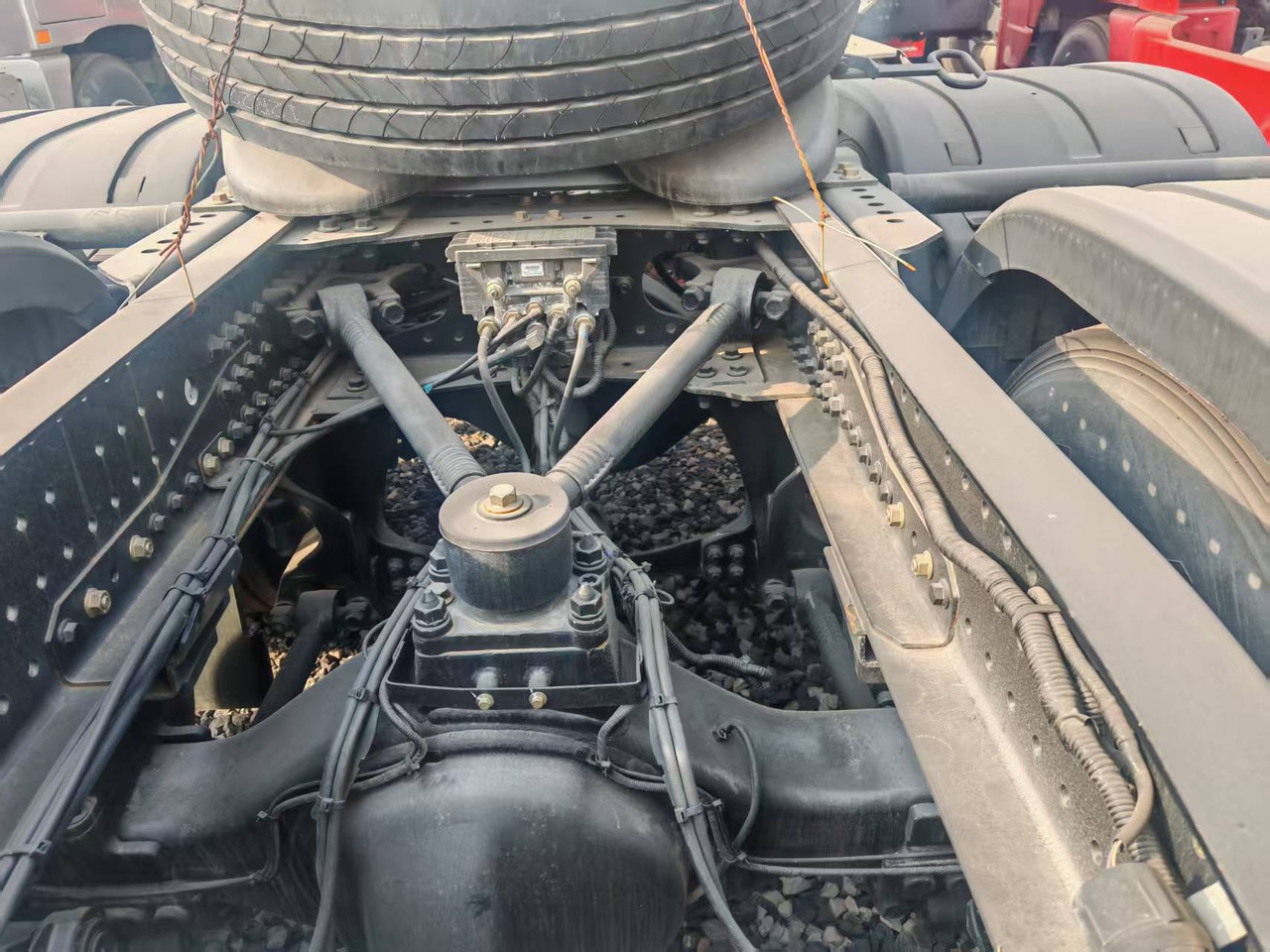 Auman 6×4 - Шасси прицеп: фото 4 Auman 6×4 - Шасси прицеп: фото 4