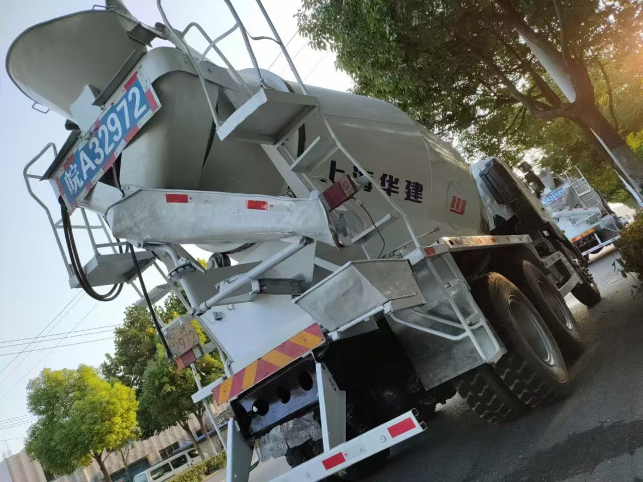 HINO 700 - Грузовик-цистерна: фото 4 HINO 700 - Грузовик-цистерна: фото 4