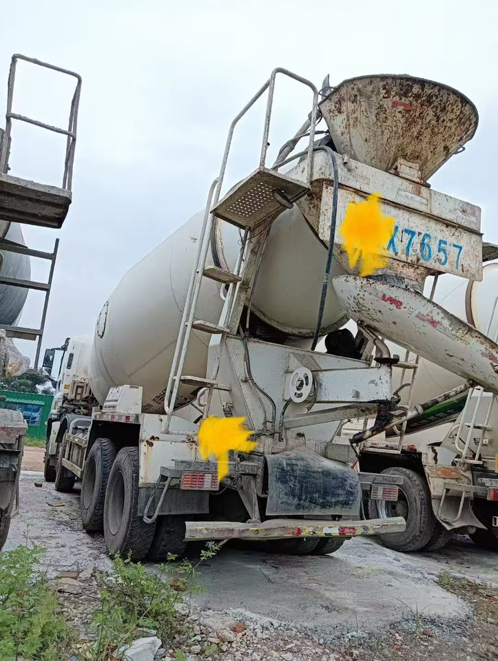ISUZU ISUZU T156 15 cubic meter mixing tank - Бетономешалка: фото 2 ISUZU ISUZU T156 15 cubic meter mixing tank - Бетономешалка: фото 2