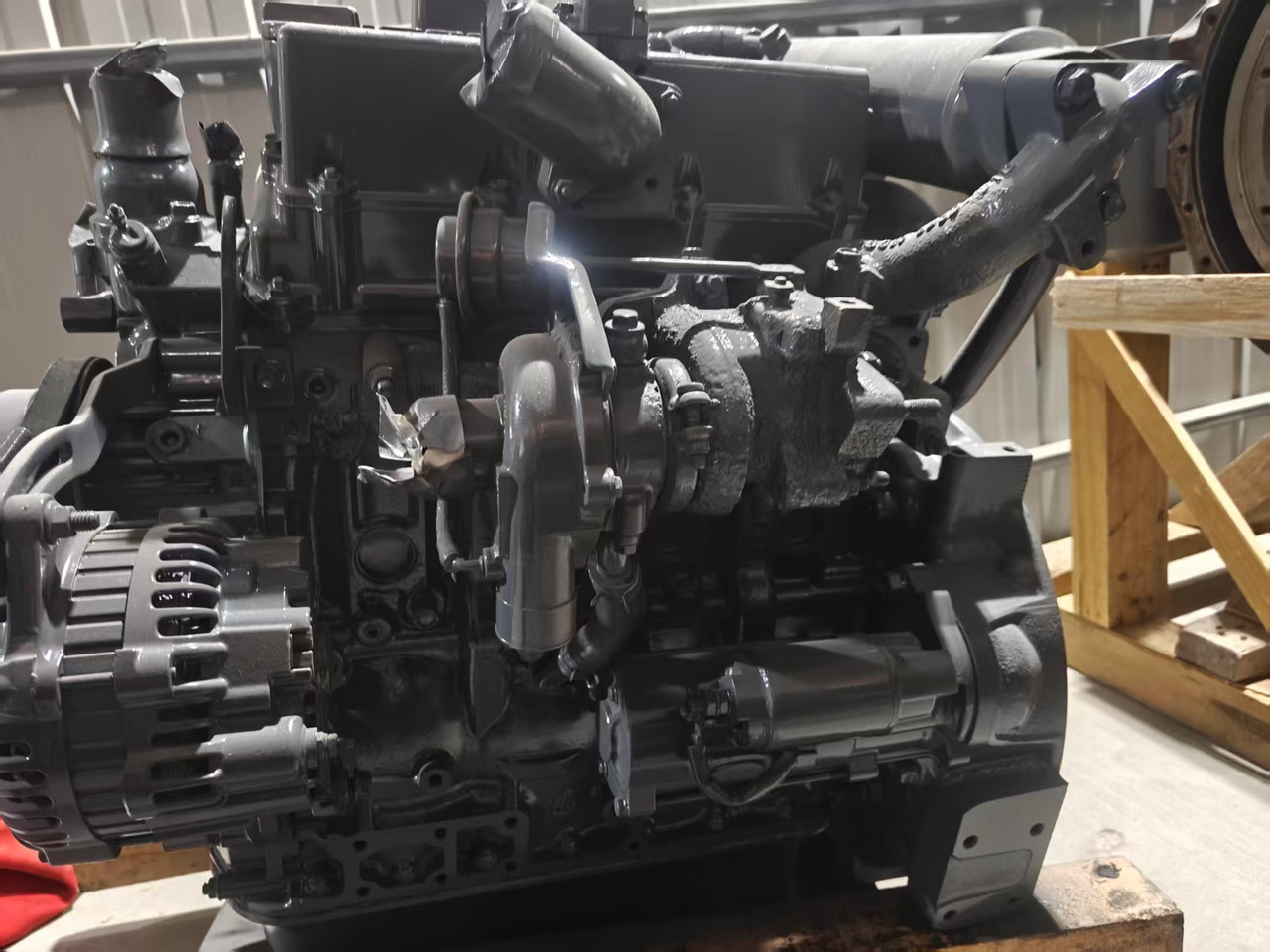 KOMATSU 4LE2 - Двигатель для Мини-экскаваторов: фото 2 KOMATSU 4LE2 - Двигатель для Мини-экскаваторов: фото 2