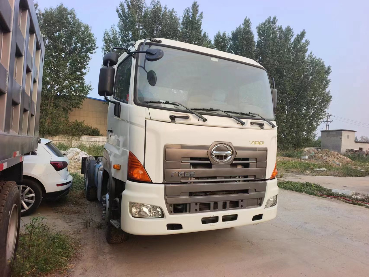 HINO HINO 700 - Тягач: фото 2 HINO HINO 700 - Тягач: фото 2