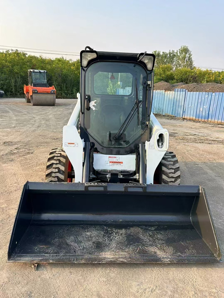 BOBCAT High Performance Low Hours Excellent Condition Reliable Second Hand Bobcat S550 Skid Steer Loader in Stock for Sale - Мини-погрузчик с бортовым поворотом: фото 1 BOBCAT High Performance Low Hours Excellent Condition Reliable Second Hand Bobcat S550 Skid Steer Loader in Stock for Sale - Мини-погрузчик с бортовым поворотом: фото 1