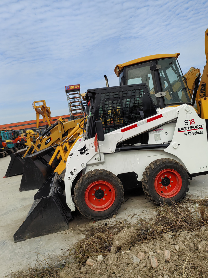 BOBCAT used second-hand good condition Bobcat S18 - Мини-погрузчик с бортовым поворотом: фото 3 BOBCAT used second-hand good condition Bobcat S18 - Мини-погрузчик с бортовым поворотом: фото 3