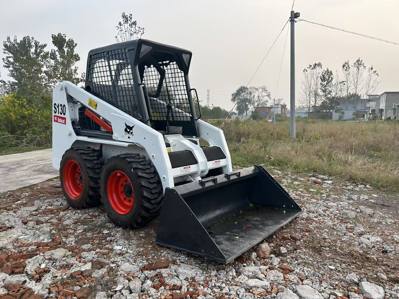 BOBCAT used skidsteer Bobcat S130 - Мини-погрузчик с бортовым поворотом: фото 3 BOBCAT used skidsteer Bobcat S130 - Мини-погрузчик с бортовым поворотом: фото 3