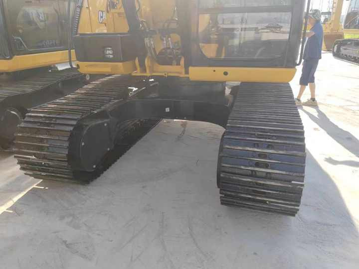 Good Condition Used Excavator Machine Caterpillar 315D Crawler CAT 15ton Used Excavator for Sale CAT 315 Excavators - Гусеничный экскаватор: фото 3 Good Condition Used Excavator Machine Caterpillar 315D Crawler CAT 15ton Used Excavator for Sale CAT 315 Excavators - Гусеничный экскаватор: фото 3