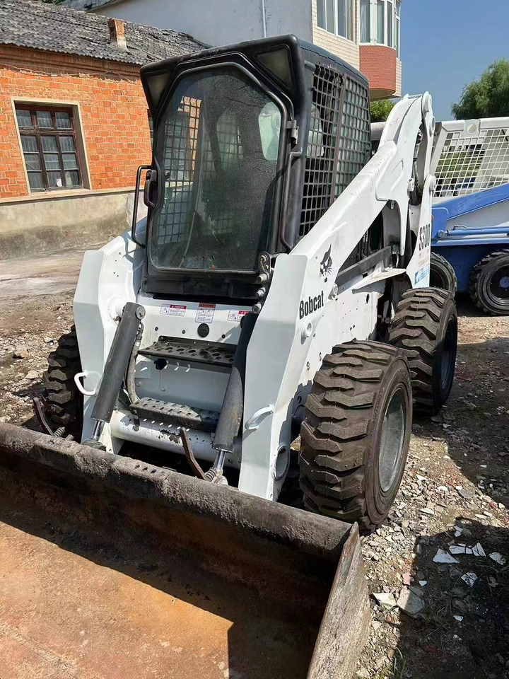 High Quality Mini Construction Machine Used Bobcat Skid Steer Loader S300 in Stock for Sale Bobcat Loader With Low Price - Мини-погрузчик с бортовым поворотом: фото 1 High Quality Mini Construction Machine Used Bobcat Skid Steer Loader S300 in Stock for Sale Bobcat Loader With Low Price - Мини-погрузчик с бортовым поворотом: фото 1