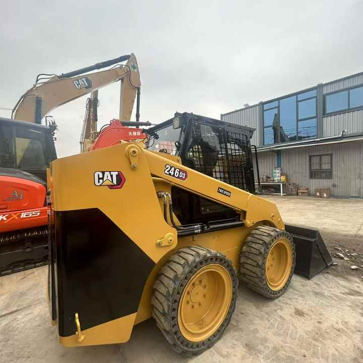 High Quality Used Cat 246D3 Excavator with Low Working Hours and Best Price Used Cat 246D3 Machine with Cheap Price for Sale - Мини-погрузчик с бортовым поворотом: фото 2 High Quality Used Cat 246D3 Excavator with Low Working Hours and Best Price Used Cat 246D3 Machine with Cheap Price for Sale - Мини-погрузчик с бортовым поворотом: фото 2