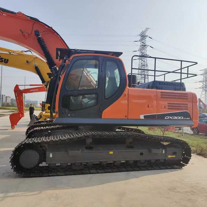 Korea Made Doosan Digger Dx300lc Doosan Used Machinery Excavator , Doosan Dx220 Dx300 Dx200 - Гусеничный экскаватор: фото 1 Korea Made Doosan Digger Dx300lc Doosan Used Machinery Excavator , Doosan Dx220 Dx300 Dx200 - Гусеничный экскаватор: фото 1