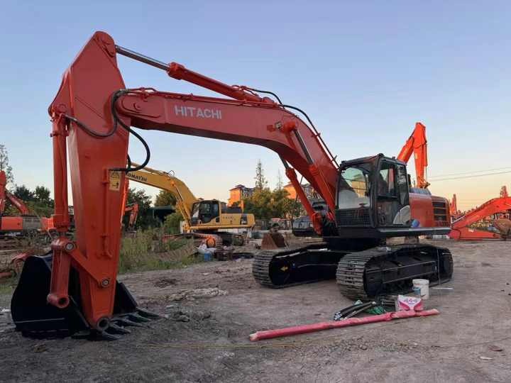 Original Japan Hitachi ZX350 Excavator Hitachi Excavator in Low Price for Hot Sale - Гусеничный экскаватор: фото 5 Original Japan Hitachi ZX350 Excavator Hitachi Excavator in Low Price for Hot Sale - Гусеничный экскаватор: фото 5